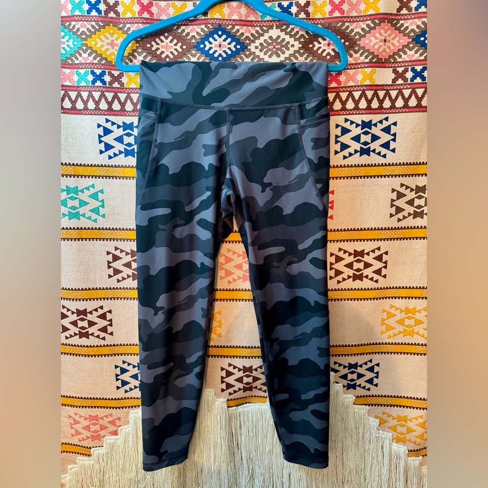 Old Navy High-Waisted Powersoft 7/8 Leggings